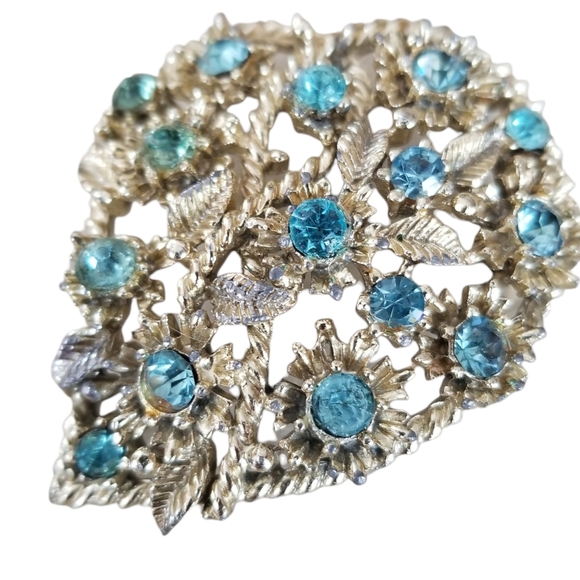 Vintage Coro Aqua Rhinestone Heart Shaped Vines Gold Tone Brooch Pin - Picture 2 of 8
